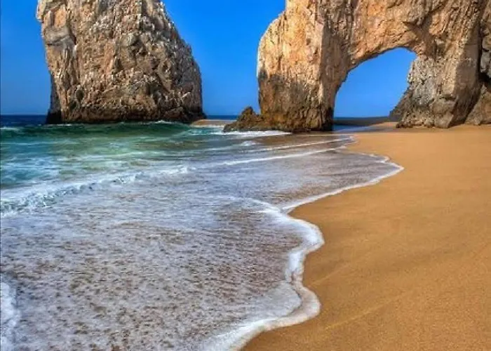Mesmerizing Ocean & Arch Views King Beds Pool Luxury Family Friendly Apartment