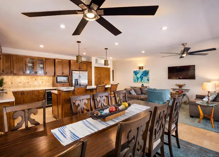 Apartment Mesmerizing Ocean & Arch Views King Beds Pool Luxury Family Friendly *