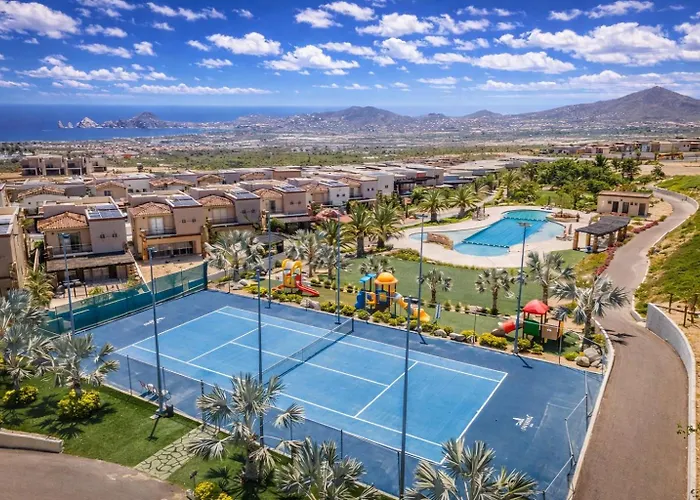 Mesmerizing Ocean & Arch Views King Beds Pool Luxury Family Friendly Apartment *
